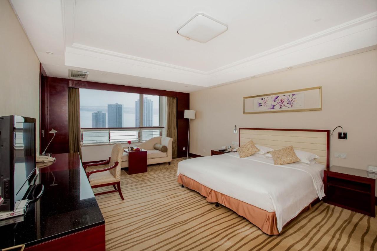 New Century Hotel Qingdao Extérieur photo